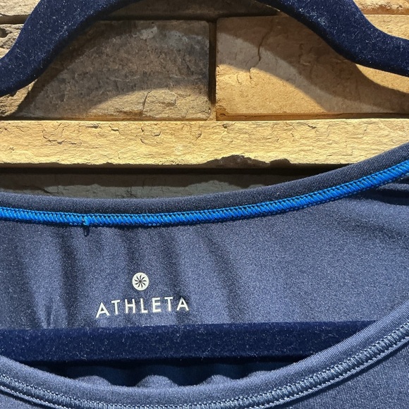 Athleta Women's Navy Long Sleeve Top Size Large - Picture 3 of 5